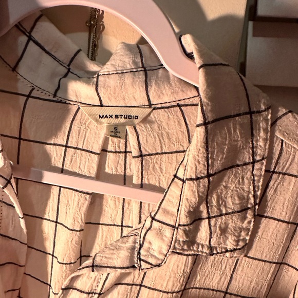 Light weight button up - Picture 2 of 3